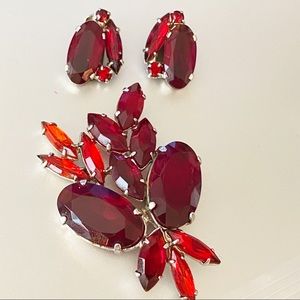 🌹🌹Red Vintage Brooch and Earrings Set